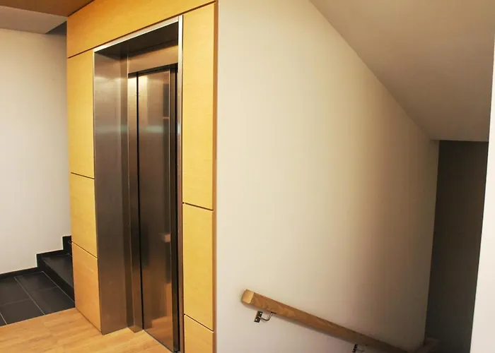 Apartment Mono Ray *